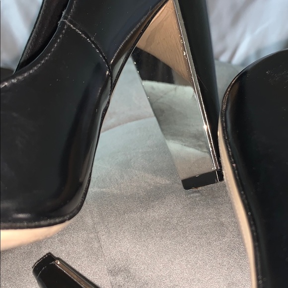 Shoes - Picture 4 of 5